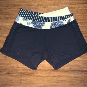 Lululemon Size 4 Booty Shorts